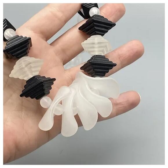 Frosted Lucite Black and‎ White Plastic Statement Necklace Vintage - Picture 6 of 6